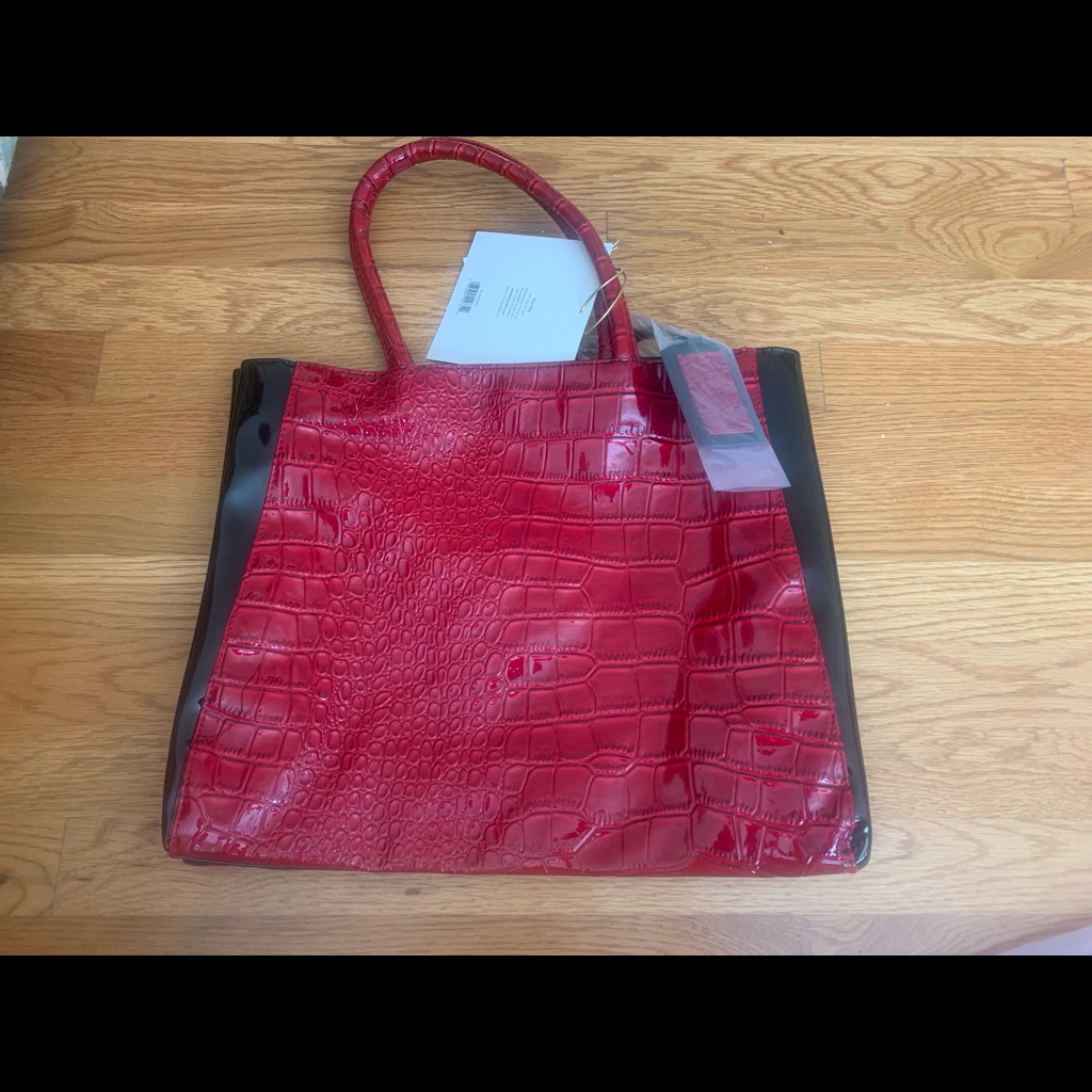 Bundle Of 3 Brand New Elizabeth Arden Bags